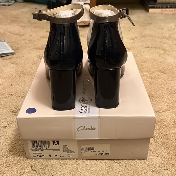 Like brand new Clark’s heels - Picture 5 of 6